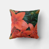 オレンジ色のユリのクッション クッション (裏面)