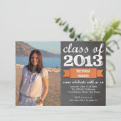 オレンジ色のリボンのバナーの黒板の写真卒業 招待状 (スタンド正面)