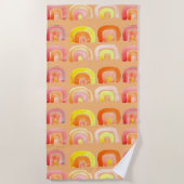 オレンジ色のレトロなレトロなアート ビーチタオル (正面)