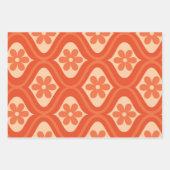 オレンジ色のレトロ70年代の花模様 ラッピングペーパーシート (正面2)