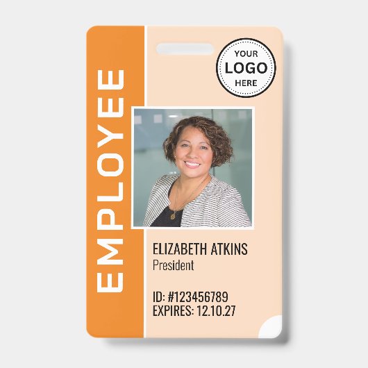 オレンジ色の企業ロゴ 社員写真バッジ バッジ (正面)