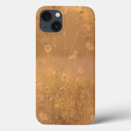 オレンジ色の光を持つ野生の花 iPhone 13ケース