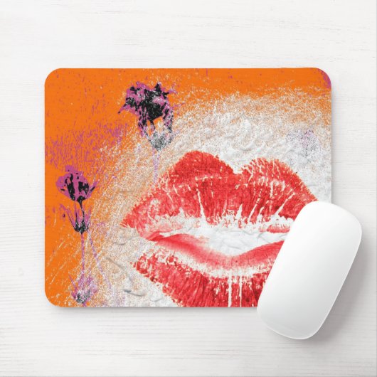オレンジ色の唇の背景紫の花 マウスパッド (マウス)
