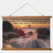 オレンジ色の夕日が海の上 吊り下げ型タペストリー (正面)