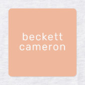 オレンジ色の子供がアイロンを衣類に付ける ラベル (デザイン1)