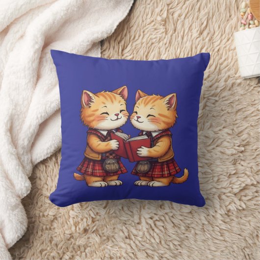 オレンジ色の子猫がバーンズ・ナイトを読んでいる クッション (ブランケット)