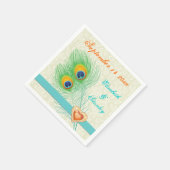 オレンジ色の宝石を持つ孔雀の羽結婚のハート スタンダードカクテルナプキン (角)