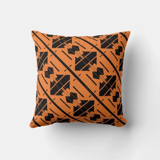 オレンジ色の対角に黒の繰り返し小さい図形 クッション (裏面)