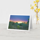 オレンジ色の山の空 カード (黄色い花)