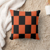 オレンジ色の市松模様に黒チェックパターン クッション (ブランケット)