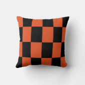 オレンジ色の市松模様に黒チェックパターン クッション (裏面)