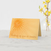 オレンジ色の抽象的な太陽のフラクタル デザインを背景にした、美しいサンライズのカードカバーコンセプト カード (黄色い花)