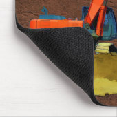 オレンジ色の掘削機と黄色のダンプトラック マウスパッド (コーナー)