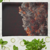 オレンジ色の斑点のある松のデジタルアート キッチンタオル (折り畳み)