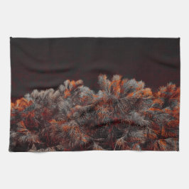 オレンジ色の斑点のある松のデジタルアート キッチンタオル