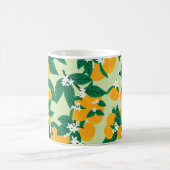 オレンジ色の果実:緑のヴィンテージパターン。 コーヒーマグカップ (中央)