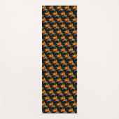 オレンジ色の極楽模様（黒） ヨガマット (正面)