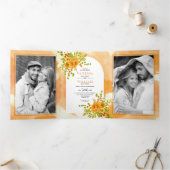 オレンジ色の水色の花とアーチ結婚フローラ 三つ折り招待状 (内部)