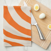 オレンジ色の液体スワール流ストライプ溝状Y2Kパターン キッチンタオル (四つ折り)
