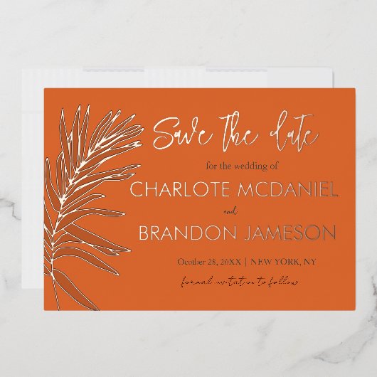 オレンジ色の熱帯のヤシの葉の結婚式の日付を保存 箔招待状 (封筒)