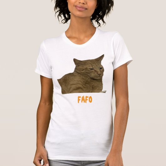 オレンジ色の猫の態度 FAFO Tシャツ (正面)
