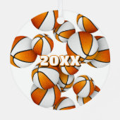 オレンジ色の白いバスケットボールの記念品名前をカスタムする メタルオーナメント (裏面)