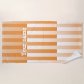 オレンジ色の白のパーソナライズパタストライプのーン ビーチタオル (正面)