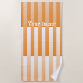 オレンジ色の白のパーソナライズパタストライプのーン ビーチタオル