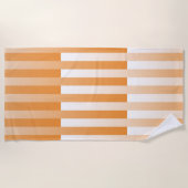 オレンジ色の白ストライプの模様 ビーチタオル (正面)