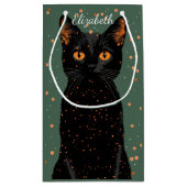 オレンジ色の目とグリッターで神秘的な黒猫 スモールペーパーバッグ (裏面)