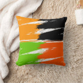 オレンジ色の緑の白黒ブラシストローク絵を描 クッション (ブランケット)