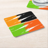 オレンジ色の緑の白黒ブラシストローク絵を描 スクエアペーパーコースター (アングル)