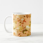 オレンジ色の背景にロマンチックな白いバラ コーヒーマグカップ (左)