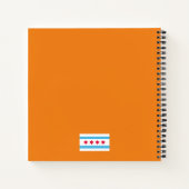 オレンジ色の背景の白いシカゴ「L」のプロフィール ノートブック (裏面)