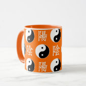 オレンジ色の背景中国の陽模様 マグカップ (正面左)