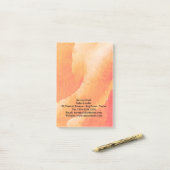 オレンジ色の花の水色 ポストイット (デスク上)