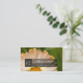 オレンジ色の花の灰色の長方形モノグラムに雨 名刺 (スタンド正面)