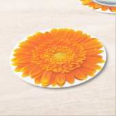 オレンジ色の花びら ラウンドペーパーコースター (アングル)