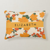 オレンジ色の花、花のパターン、あなたの名前 アクセントクッション (正面)