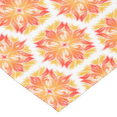 オレンジ色の花、花の模様、花の模様 テーブルクロス (アングル)
