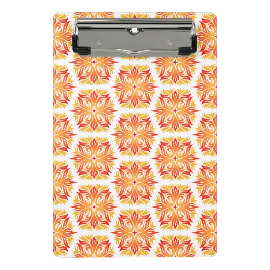 オレンジ色の花、花の模様、花の模様 ミニクリップボード (正面)