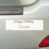 オレンジ色の茶色の花のハッピーバースデー追加の名前のかわいこちゃん バンパーステッカー (車上)