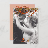 オレンジ色の茶色の葉のオーバーレイ自分の写真を追加 サンキューカード (正面/裏面)