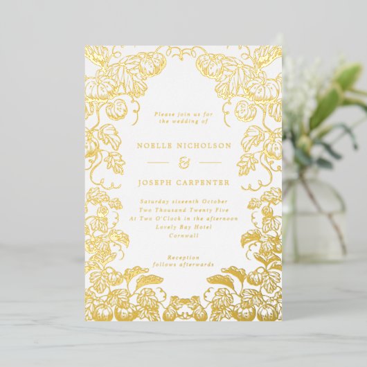 オレンジ色の葉とカボチャのライン描きフレーム 秋の結婚式 箔招待状 (立ち正面)