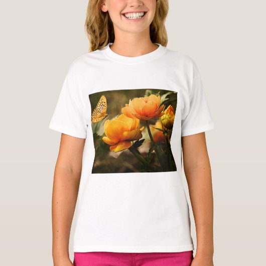 オレンジ色の蝶と花 Tシャツ (正面)