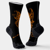 オレンジ色の蝶プリント追加文字メンズウィメンズクルー ソックス (傾斜あり)