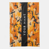 オレンジ色の迷彩自分の名前をパーソナライズ キッチンタオル (縦)
