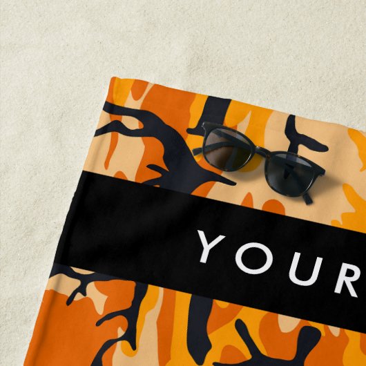 オレンジ色の迷彩自分の名前をパーソナライズ ビーチタオル (インサイチュ)