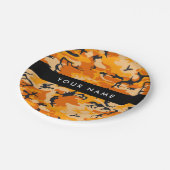 オレンジ色の迷彩自分の名前をパーソナライズ ペーパープレート (アングル)