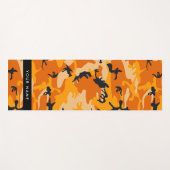 オレンジ色の迷彩自分の名前をパーソナライズ ヨガマット (正面(横))